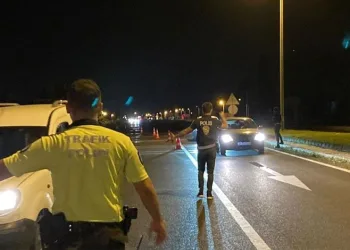 Araması olan 60 kişi yakalandı