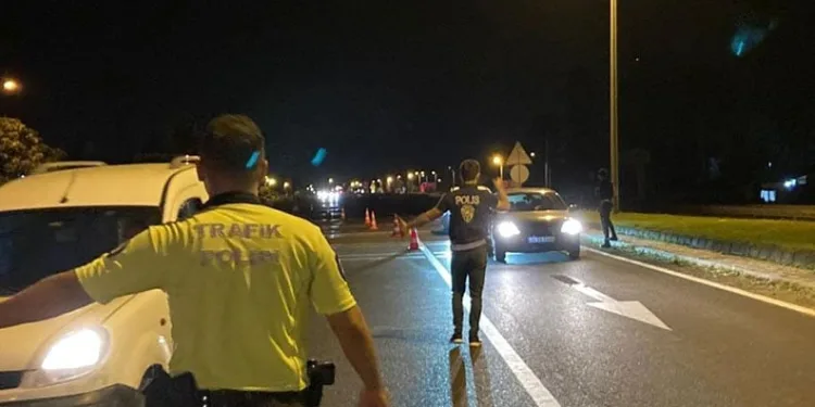 Araması olan 60 kişi yakalandı