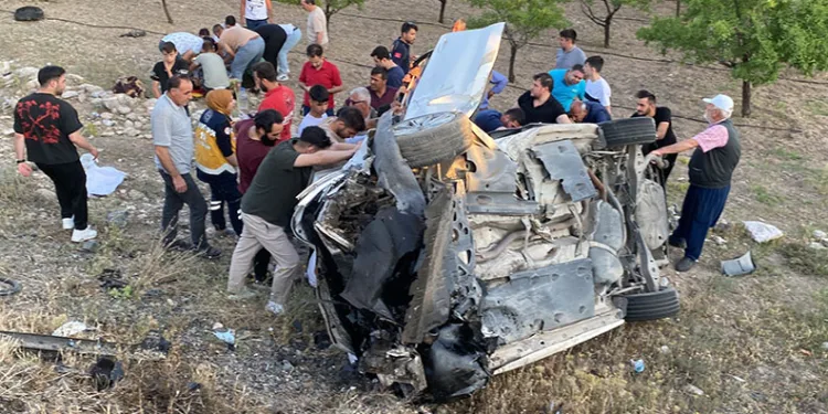 Aksaray’da 2 otomobil çarpıştı: 8 yaralı