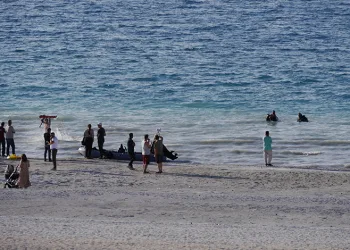 Salda Gölü’ne giren baba ve oğul boğuldu
