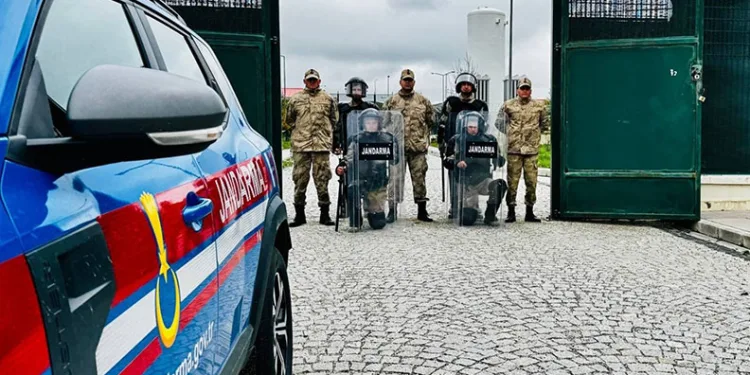 Jandarmadan göçmen operasyonu