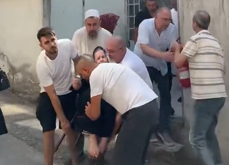 Bursa yaşlı kadın