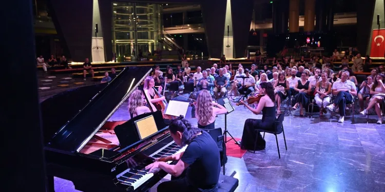 Uluslararası Bursa Festivali’nde unutulmaz bir gece yaşandı