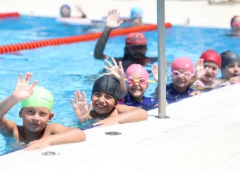 Bursa’da minik yüzücüler sertifikalarını aldı