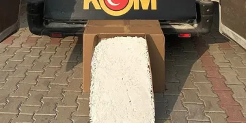 Adana’da 17 milyonluk kaçak doldurulmuş sigara ele geçirildi
