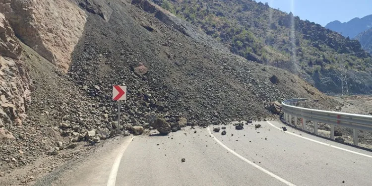 Artvin’in Yusufeli ilçesinde heyelan