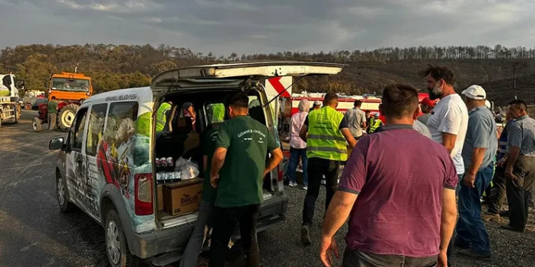 Orhaneli Belediyesi’nden yangın bölgesine tam destek