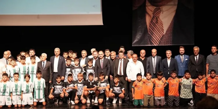 Gemlik Belediyespor’dan 3 Kupa Birden