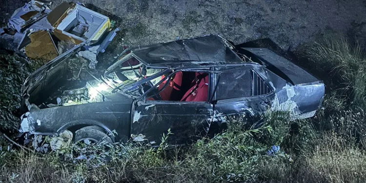 Bilecik’te kontrolden çıkan otomobil şarampole uçtu