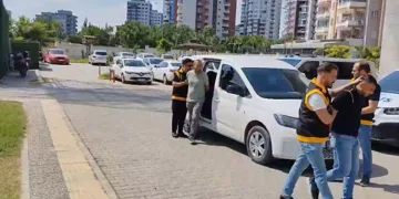 Adana’da ‘çöpleri aşağı atmayın’ diye uyaran temizlikçi dövüldü
