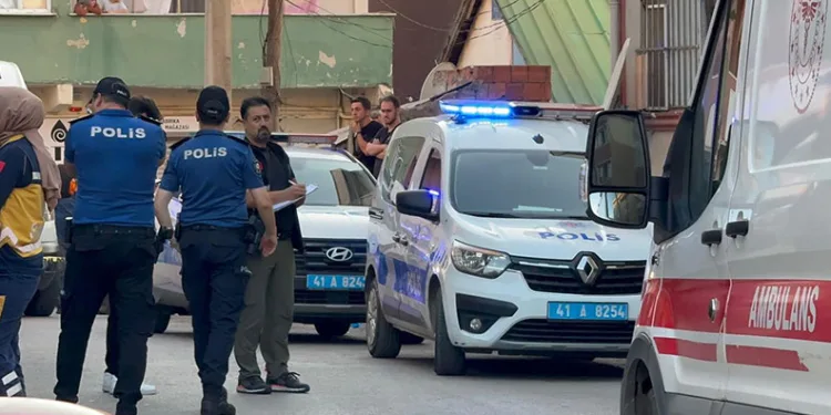 Anne ve 5 yaşındaki kızı evde ölü bulundu