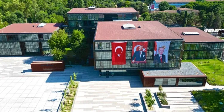 500 öğrenciye kırtasiye yardımı
