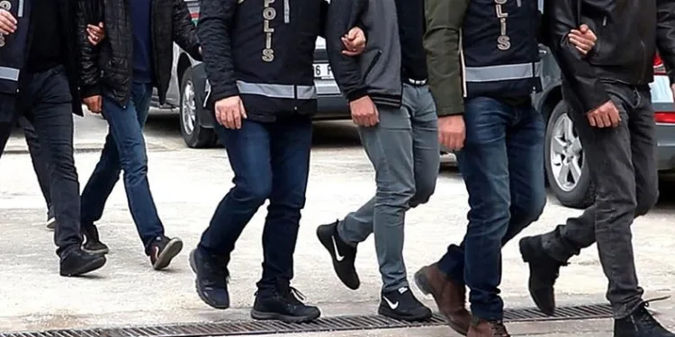Bursa merkezli FETÖ operasyonunda 5 gözaltı