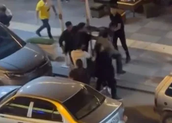 Ankara’da tekmeli yumruklu park kavgası kamerada