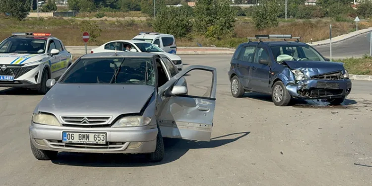 Samsun’da 2 otomobil çarpıştı: 2 yaralı
