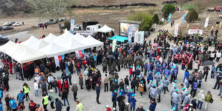 Gürsu tek yürek oldu, binlerce fidan dikildi