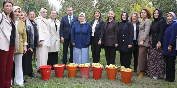 İş kadınlarıyla köylü kadınlar aynı hedef için buluştu