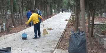 Karacabey’de mezarlıklara özenli bakım