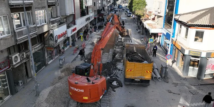 Mustafakemalpaşa ilçesinin altyapısı, yeniden inşa ediliyor