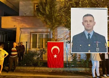 Sakaryalı şehidin baba ocağına Türk bayrağı asıldı