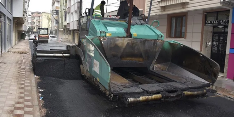 Karacabey’de 2025 yılı asfalt seferberliği ile tamamlandı
