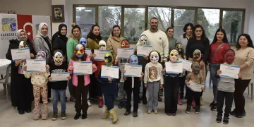 Karacabey Belediyesi’nden anne-çocuk maske boyama atölyesi