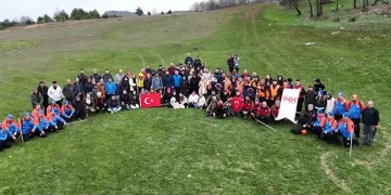 Yenişehir’de doğa yürüyüşü büyük ilgi gördü