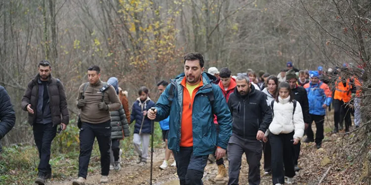 Öğrenciler doğa yürüyüşünde buluşarak stres attı