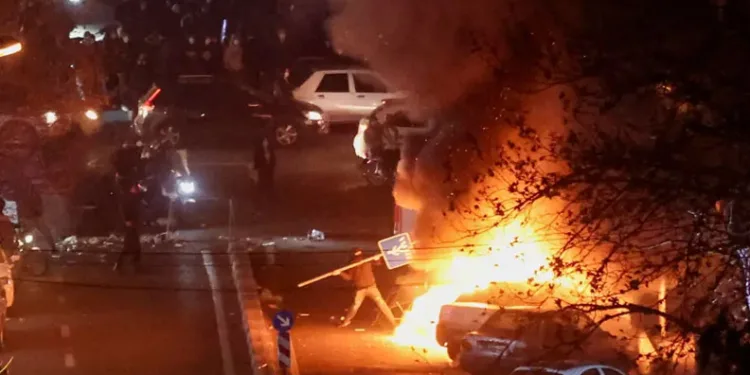 İran’da bilanço ağırlaşıyor