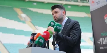 Bursa’da Kış Festivali’ne yoğun katılım trafiği felç etti