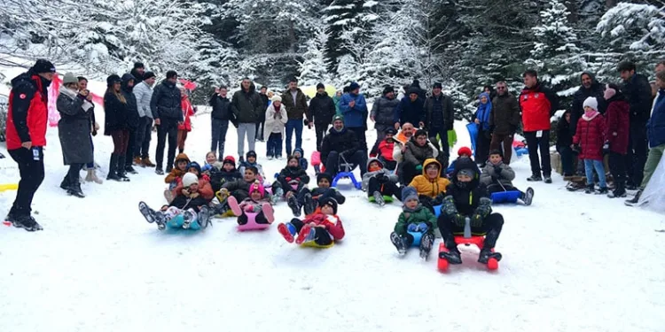 Bursa Kestel’de “alaçam kar festivali”