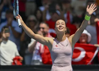 Zeynep Sönmez’den bir ilk!