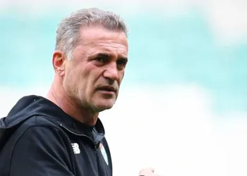 Bursaspor’da Tahsin Tam ile yollar ayrıldı