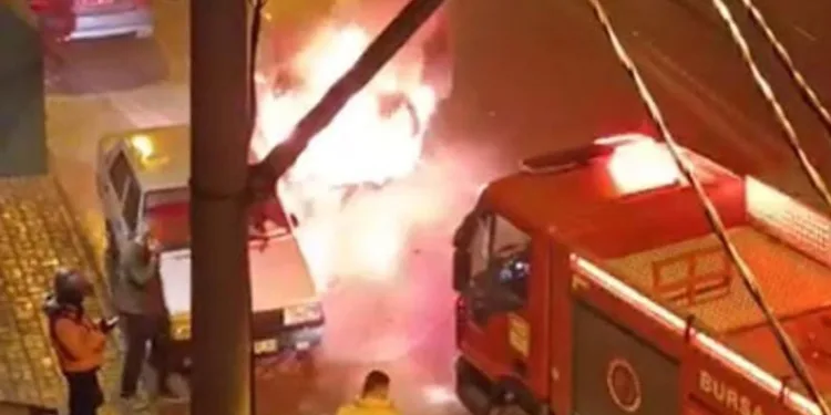 İnegöl’de araçlar çarpıştı: 2 yaralı