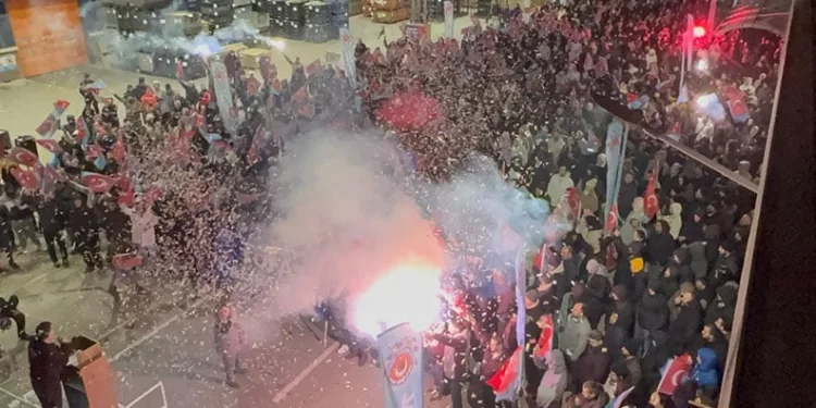 Cuma hutbesinde ‘Minberler bayrakla süslensin’ teklifi