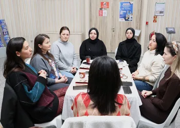 Cuma hutbesinde ‘Minberler bayrakla süslensin’ teklifi