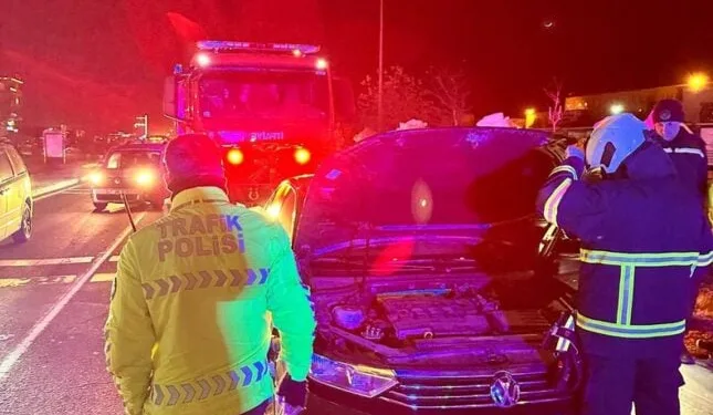 Mardin’de seyir halindeki otomobil alev aldı