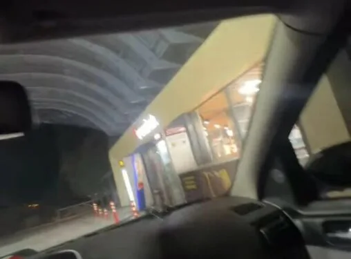 Mardin’de seyir halindeki otomobil alev aldı