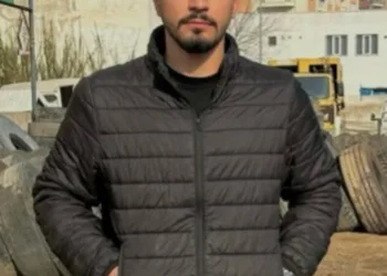 Mardin’de seyir halindeki otomobil alev aldı