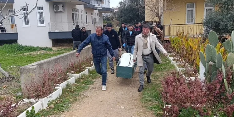 Mardin’de seyir halindeki otomobil alev aldı