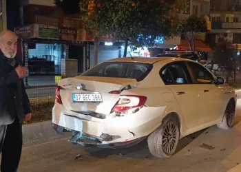 Mardin’de seyir halindeki otomobil alev aldı