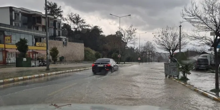 Arkadaşlarıyla alkol aldıktan rahatsızlandı, evinde hayatını kaybetti