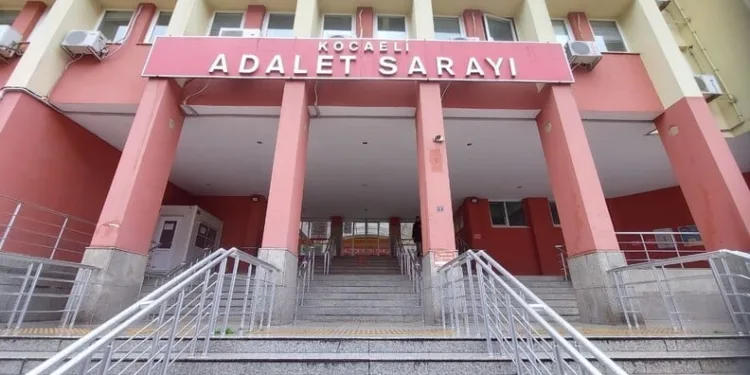 Arkadaşlarıyla alkol aldıktan rahatsızlandı, evinde hayatını kaybetti