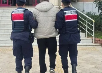 Arkadaşlarıyla alkol aldıktan rahatsızlandı, evinde hayatını kaybetti