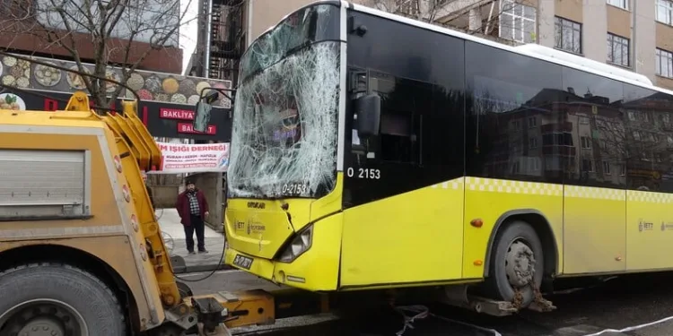 Arkadaşlarıyla alkol aldıktan rahatsızlandı, evinde hayatını kaybetti
