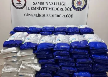 Harmankaya Tabiat Kanyonu’nun yolunu düşen kaya parçası jandarma tarafından kaldırıldı