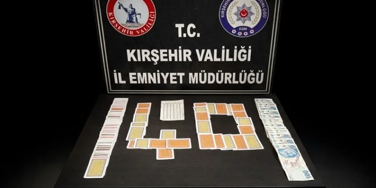 Harmankaya Tabiat Kanyonu’nun yolunu düşen kaya parçası jandarma tarafından kaldırıldı