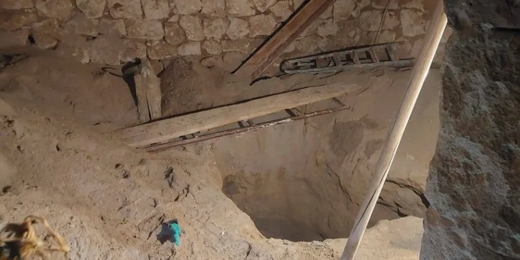 Harmankaya Tabiat Kanyonu’nun yolunu düşen kaya parçası jandarma tarafından kaldırıldı