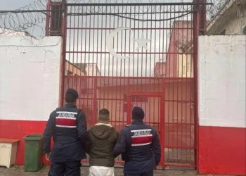 Harmankaya Tabiat Kanyonu’nun yolunu düşen kaya parçası jandarma tarafından kaldırıldı