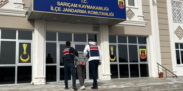 Harmankaya Tabiat Kanyonu’nun yolunu düşen kaya parçası jandarma tarafından kaldırıldı